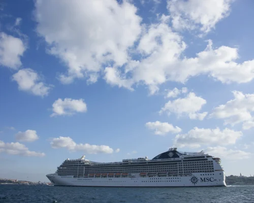 big-travel-cruise-ship-min